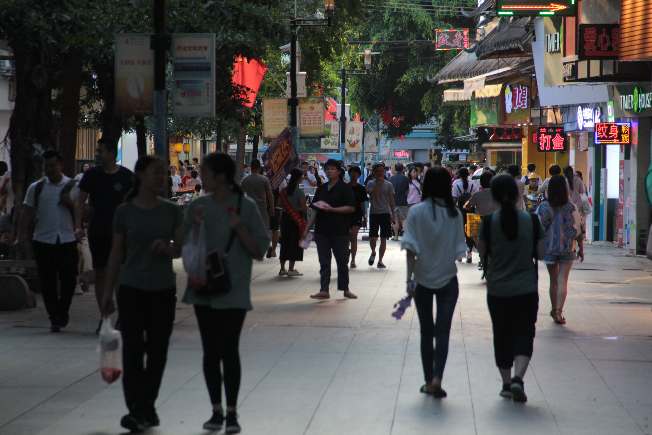 走马观花的游览各个城市,走马观花逛古城