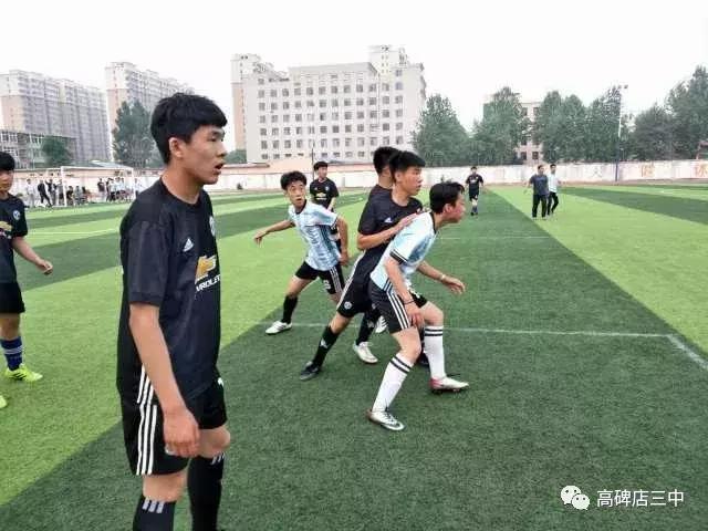 世界杯校园足球展示,青少年足球联赛精彩瞬间