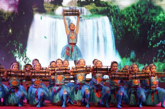 少儿美术创意手工课6-7岁,儿童创意美术手工小学校园