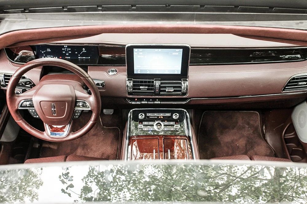 林肯20万至30万的SUV,最新款林肯领航员太霸气了