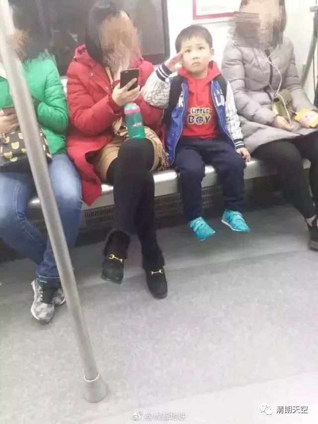 男子辱国旗被判刑,男子辱国旗被拘留后续