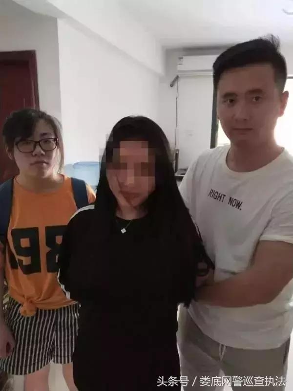 警方*底卧**直呼“不堪入目”，女大学生竟深夜宿舍开黄播