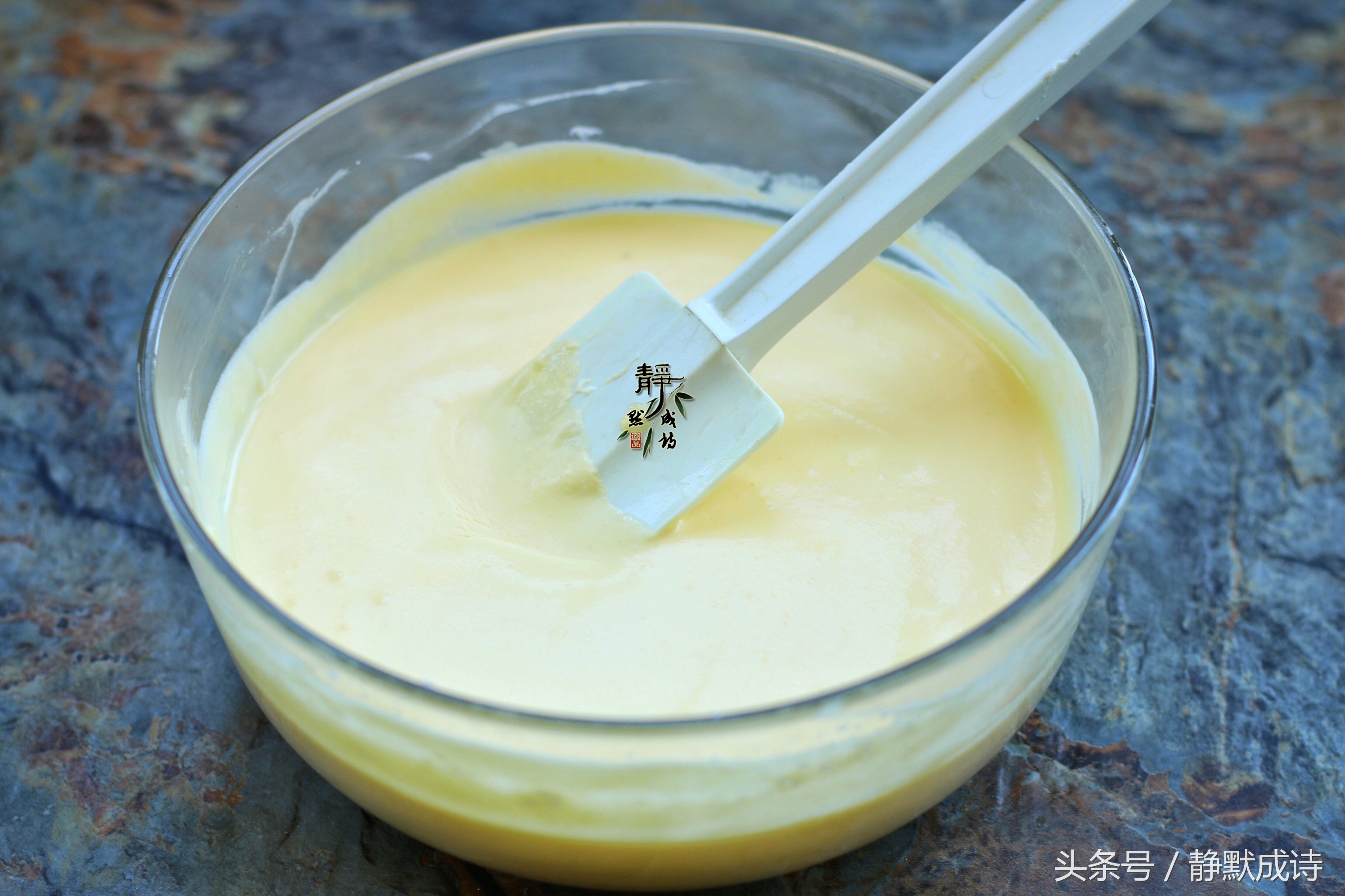 美味冰淇淋自己做,简单好吃冰淇淋怎么做视频教程