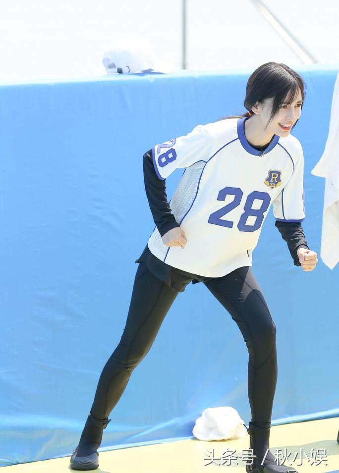 奔跑吧第七季angelababy玩滚圆筒,奔跑吧angelababy顶着强风吃面