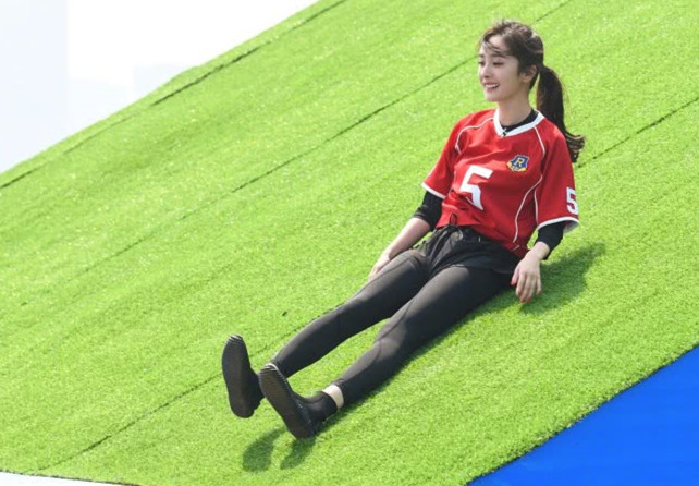 奔跑吧兄弟杨颖和郑恺服装,奔跑吧兄弟杨幂杨颖