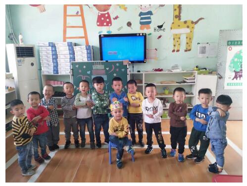 霍州市小太阳幼儿园过六一,霍州市大拇指幼儿园六一