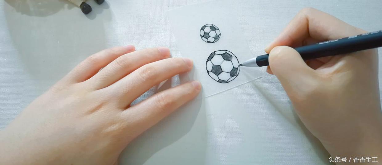 世界杯开始了准备什么,世界杯足球纪念物