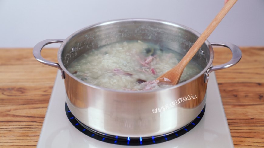 熬粥怎么粘稠水和米的比例,如何熬粥才能把粥熬得粘稠
