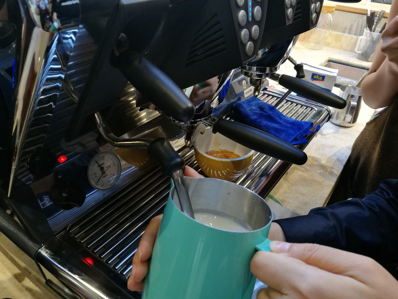 皇冠蛋糕工厂做什么,皇冠蛋糕工厂