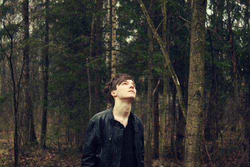 一个很爱的人都不敢牵手,有一种爱明明得不到却迟迟不放手