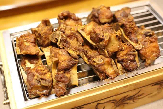 本溪有游泳池的山庄,本溪无边泳池冬天