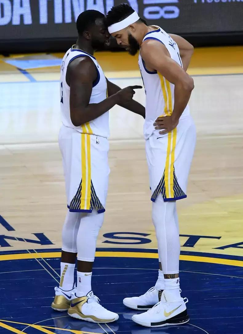 NBA总决赛G1赛场上脚鞋款一览