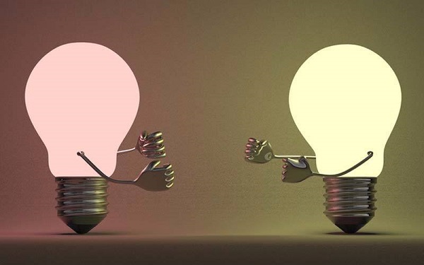 品牌打擦边球就是“阿迪王”的下场，打击盗版还是阿里巴巴机智！