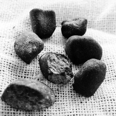 一斤真陨石多少钱,陨石一两能不能卖10000元一克