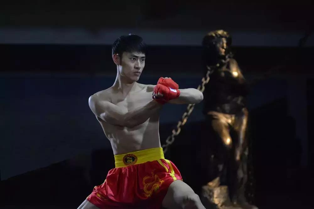 6月这片,不就是一部清新文艺版的《少林足球》吗