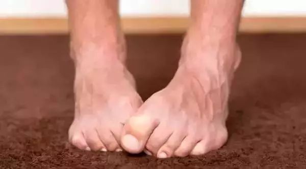 穿真的耐克脚会臭吗,穿出光脚的感觉沙滩鞋