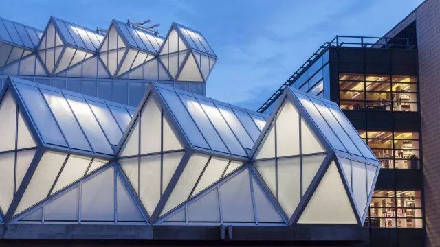 财会名校召集令|莱斯特大学,因纪念而获得重生