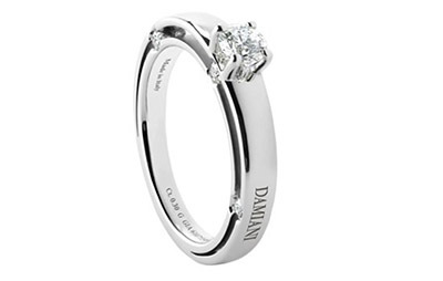 阿娇蜜月后甜晒大钻戒,阿娇钻戒和张馨予钻戒