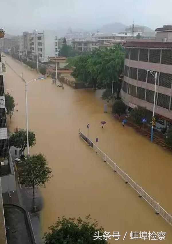 直击广东暴雨车,直击广东暴雨抢险救援