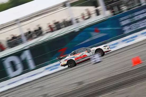 把握精彩瞬间尽享速度与激情——佳能1DX2使用心得