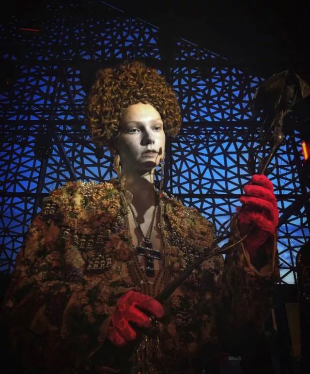 gucci墓地走秀音乐,gucci好莱坞时装秀