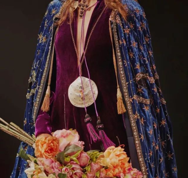 gucci墓地走秀音乐,gucci好莱坞时装秀