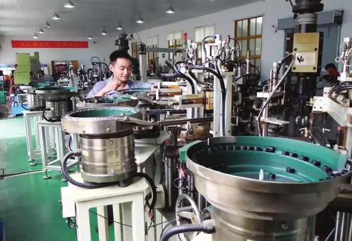 邵阳换新名片了！快传递出去~为你带来更多的人脉、财脉！