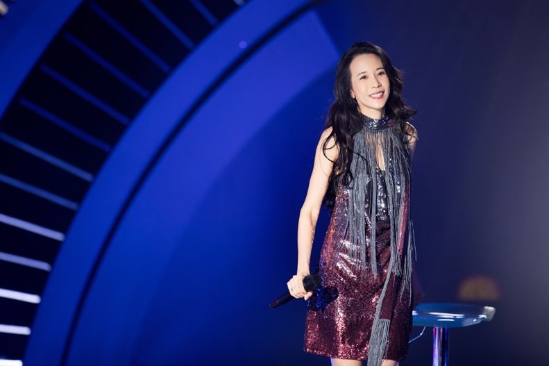 莫文蔚我们在中场相遇高清海报,莫文蔚我们在中场相遇乐评