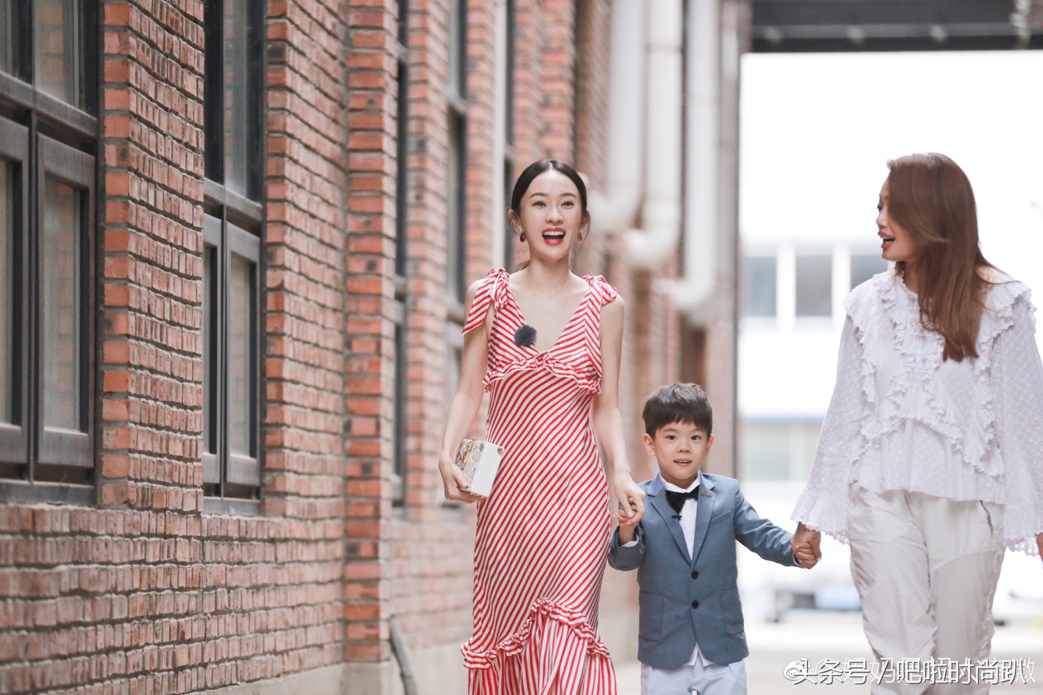 黄圣依背的双肩包,黄圣依背的lv包