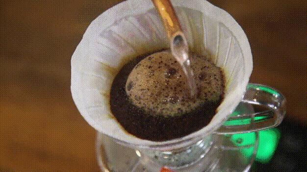 手冲咖啡的温度大概多少到多少,冲咖啡的正确方法和技巧