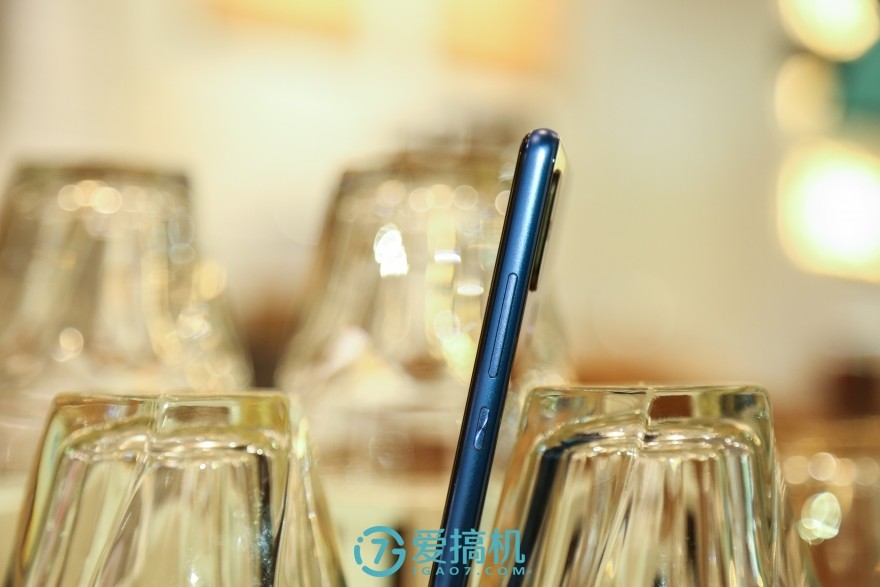 小米8se红色屏幕,小米8se红屏