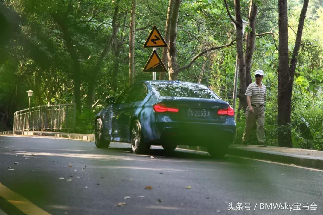 2020款宝马330i曜夜版百公里实测,2020款宝马330im曜夜版落地价