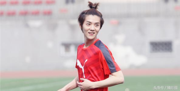 鹿晗最新一期综艺足球,鹿晗跨界电竞完整版