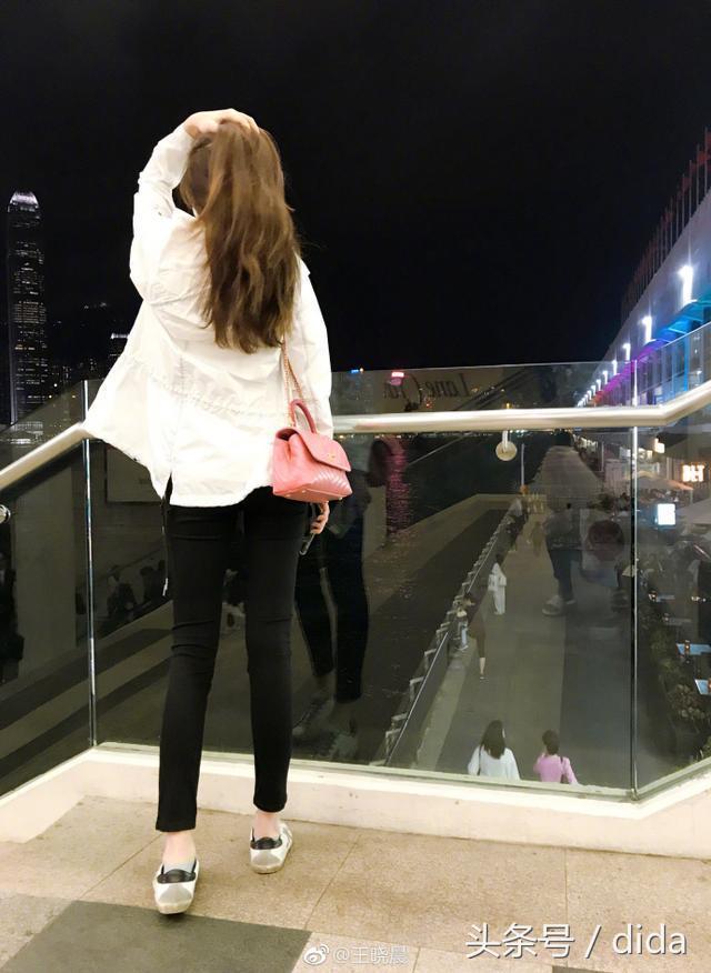 亲肿张嘉译的嘴，累坏老戏骨的腰，这女明星红的绝对有道理！