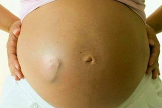 孕期胎儿胎动大有学问,孕期宝宝胎动都是一个动作