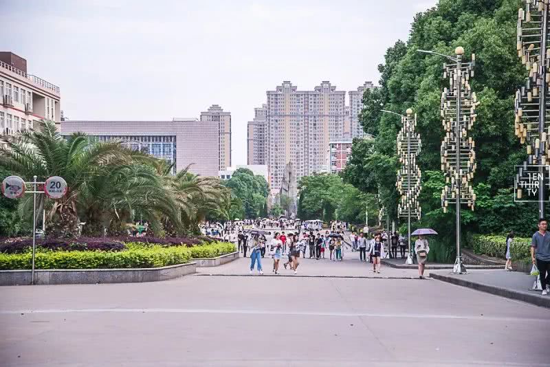 不在汉口的汉口学院，聚集了大花岭大学城最好吃的美食！