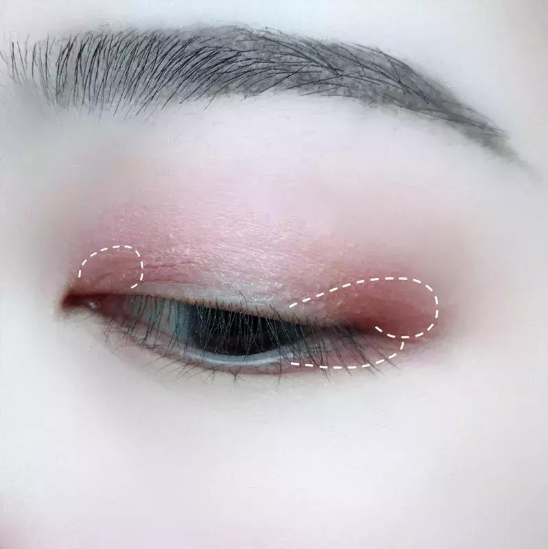 只需10步一个完美眼妆出炉,可爱又有气场的眼妆教程