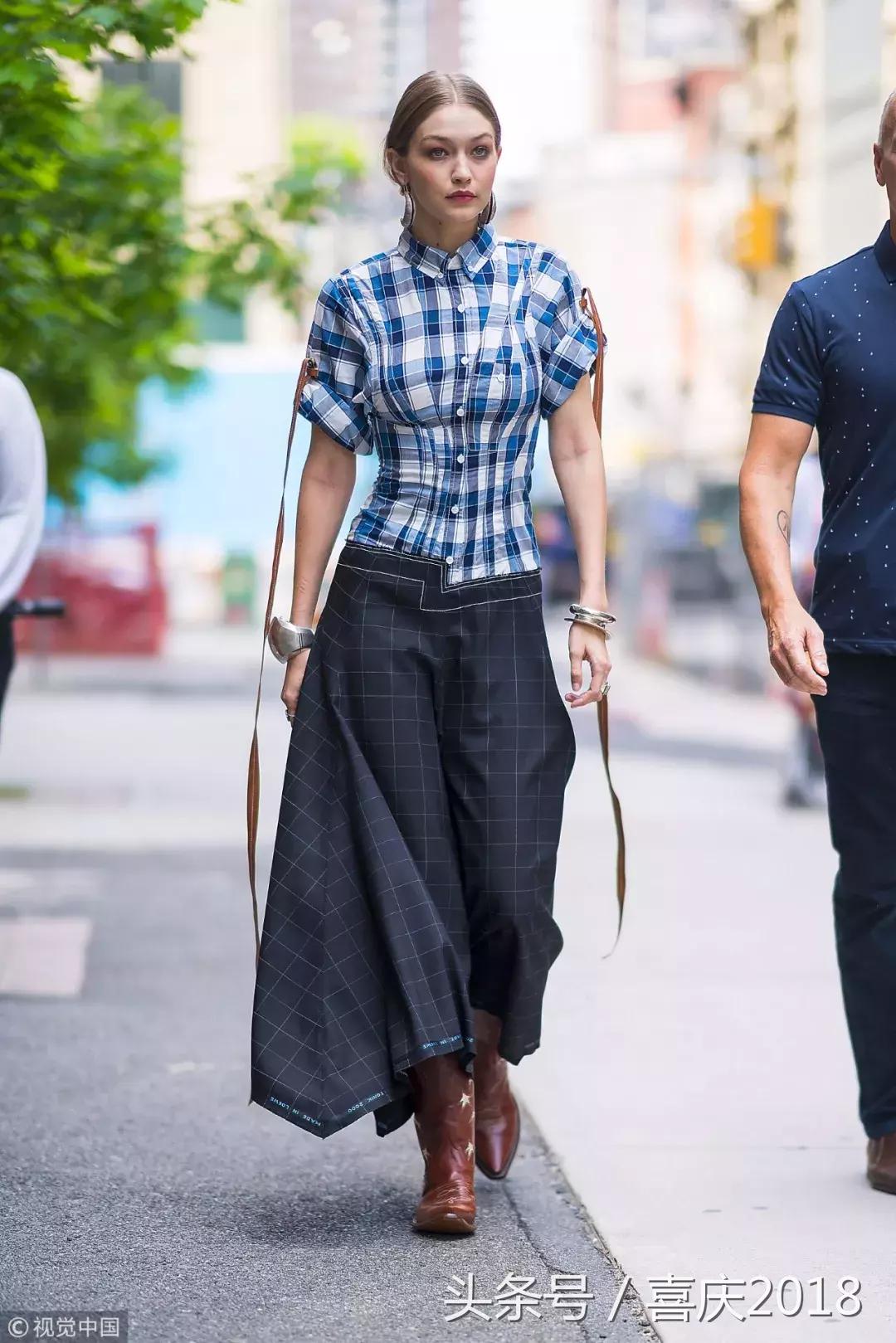 轻松就能穿出休闲随意的时髦感,一件穿出两件的效果