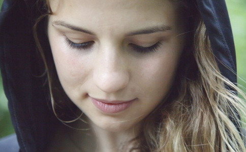 如何修复角质层薄改善敏感肌肤,角质层薄用什么护肤品修复效果好