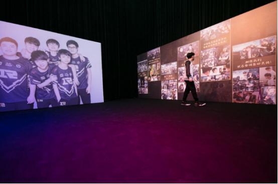 rng夺冠粉丝泪目,rng夺冠中国粉丝庆祝震撼场面