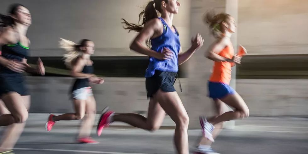 崴脚后怎么恢复训练,崴脚伤到筋怎么恢复