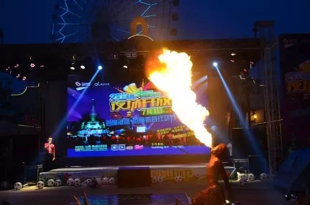 国色天乡水上乐园夜场夜猫子派对，俄罗斯美女首秀、电音狂欢节、啤酒小龙虾，心动吗？