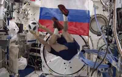 宇航员去太空看什么呢,宇航员在太空看飞机