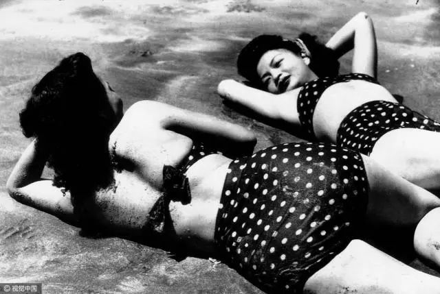 穿比基尼的中国姑娘:姐穿的是自由