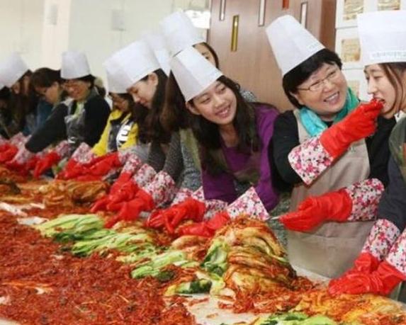 四川人去韩国买泡菜,韩国来中国买泡菜