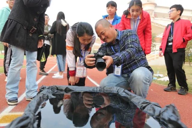 “无声孩子”用镜头向世界表白：“如果没有声音，就用快门让世界充满色彩”