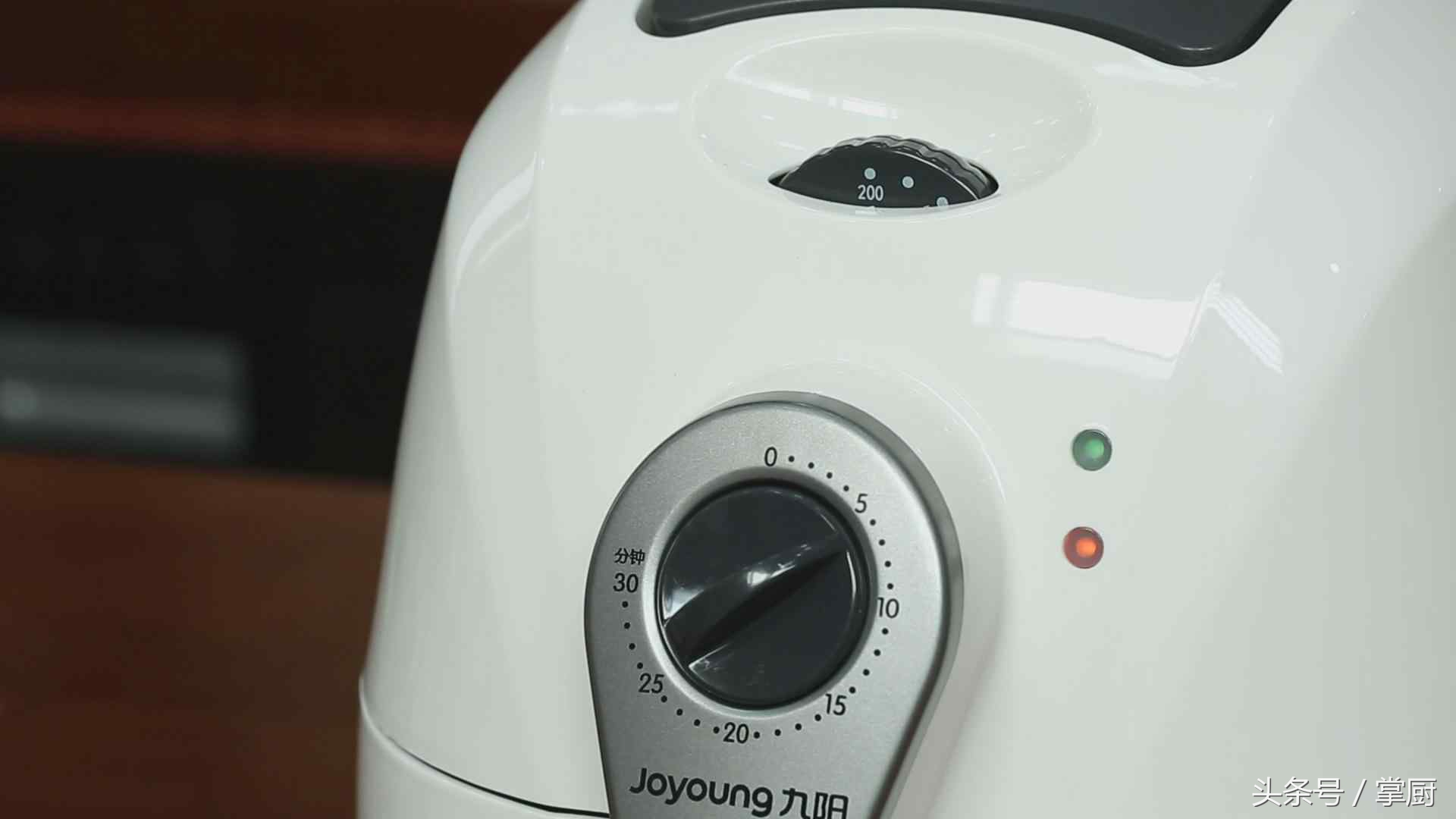 怎么做炸鸡翅才好吃又酥脆,想吃炸鸡翅这样做外焦里嫩