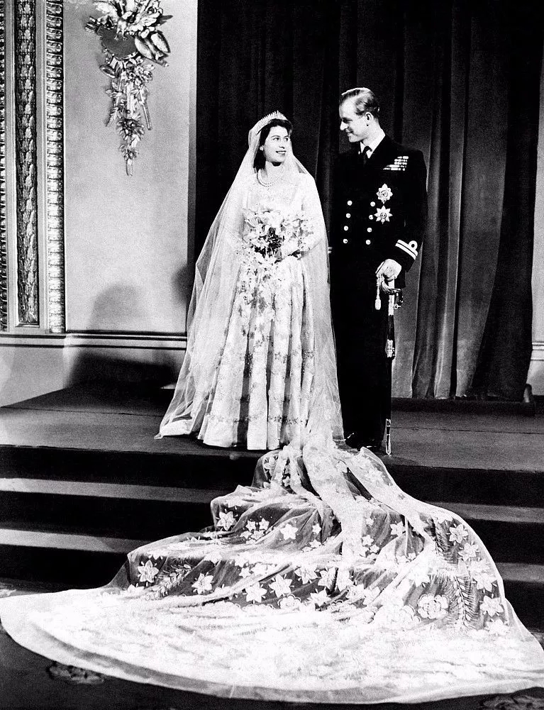 怎样选择自己的婚纱,韩式风格婚纱该怎么选