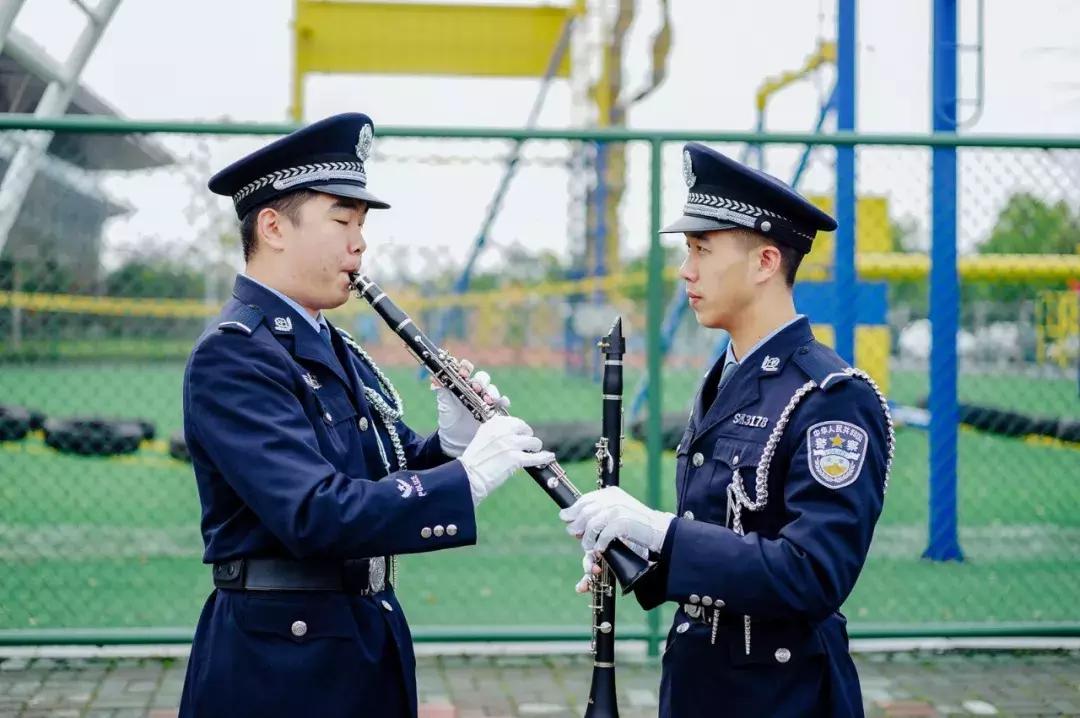 你看起来像我战友图片,你看起来像我战友素材