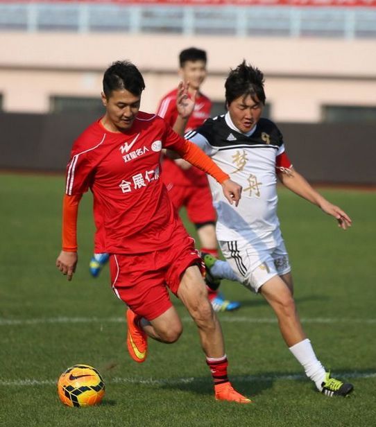 鹿晗是最会踢足球的明星,娱乐圈里喜欢鹿晗的明星